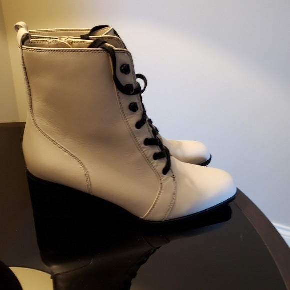 Naturalizer Sevilla Off White Leather Lace Up Booties SZ 9.5