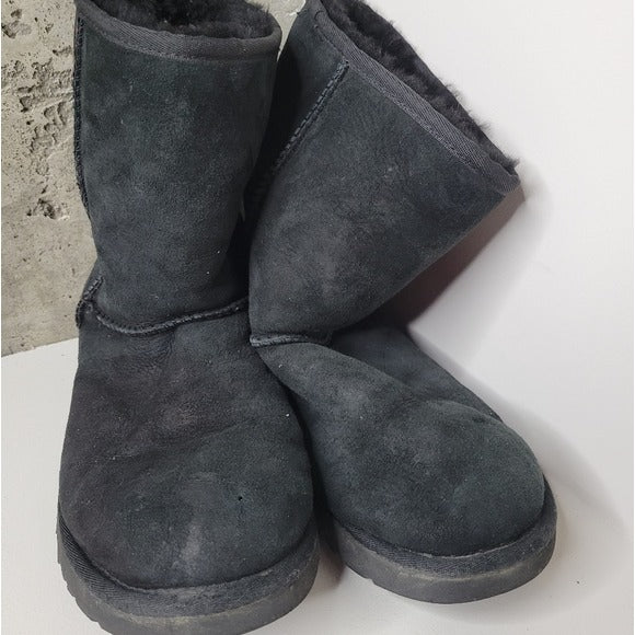 CLOSET CLEAR OUT SPECIAL! Ugg Classic Short II Black Boots SZ 8
