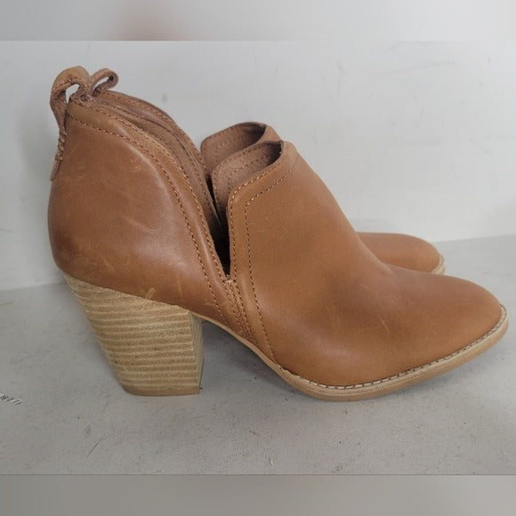 Jeffrey Campbell Rosalee Bootie SZ 9.5