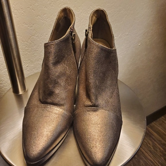 Italeau Marissa Women's Leather Waterproof Pointy Toe Bootie in Bronze SZ 40