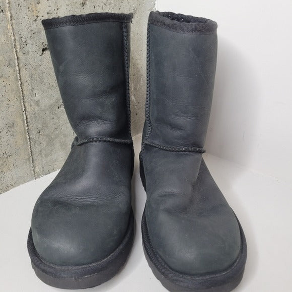 Ugg Classic Short Leather Boots SZ 5