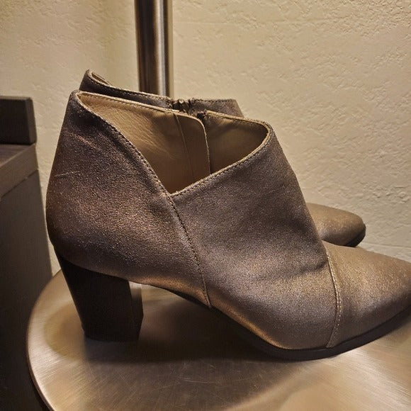 Italeau Marissa Women's Leather Waterproof Pointy Toe Bootie in Bronze SZ 40