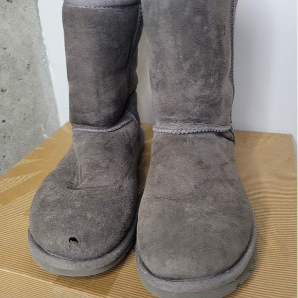 Ugg Classic Short Boots SZ 6