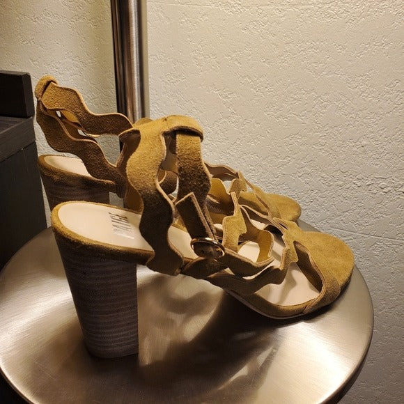 Paige Sage Scalloped Sandal Heels in Tan Suede SZ 10