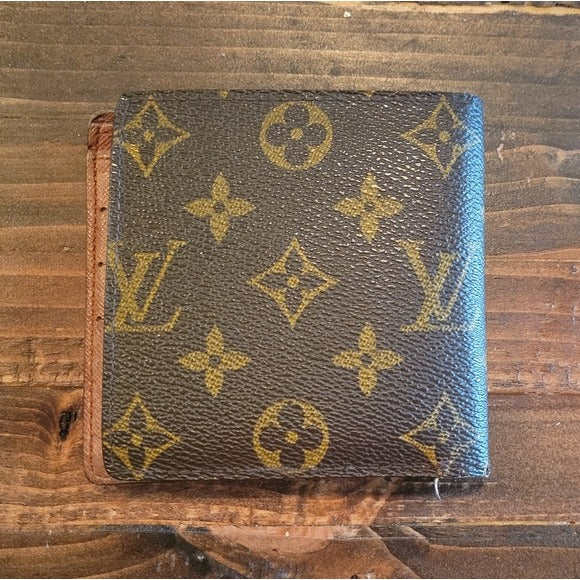 Father's Day Sale! LOUIS VUITTON Monogram Bi-Fold Wallet