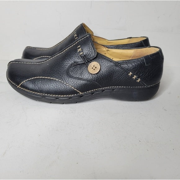 Clarks Un-Loop Slip On Flat SZ 9.5