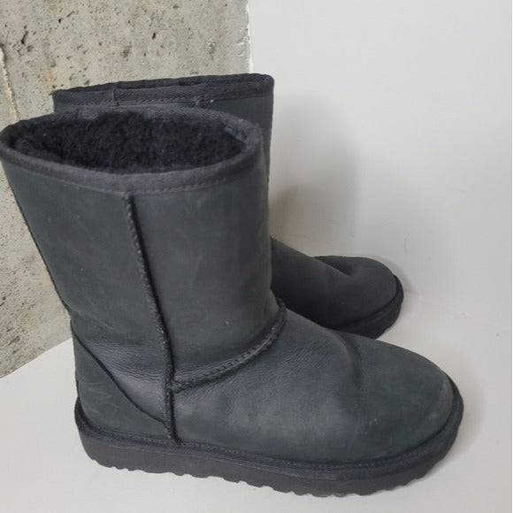 Ugg Classic Short Leather Boots SZ 5