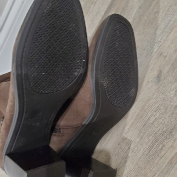 Bandolino Ollia Suede Block Boot SZ 10