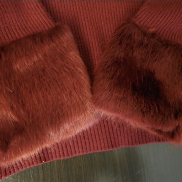 Love Token Women's Faux Fur Cuff Knit Sweater in Wine SZ Small