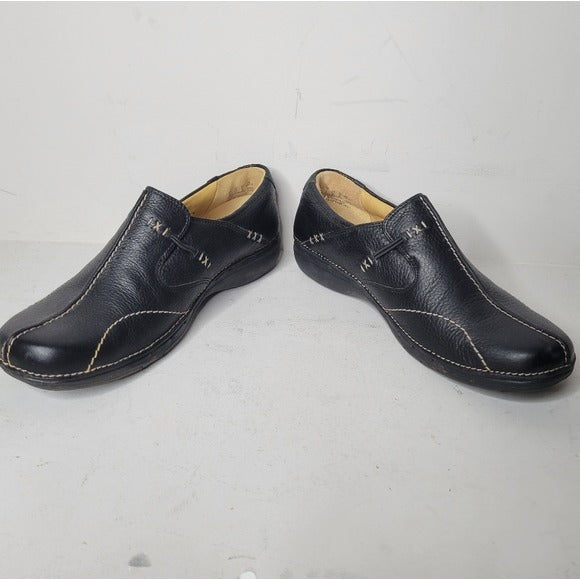 Clarks Un-Loop Slip On Flat SZ 9.5