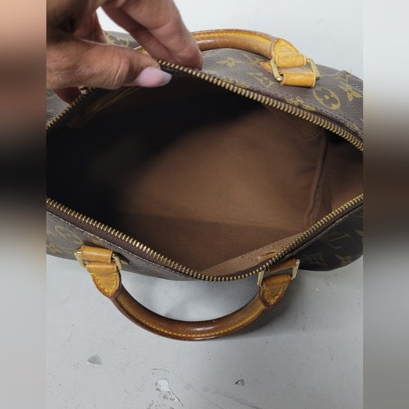 Louis Vuitton Speedy 30