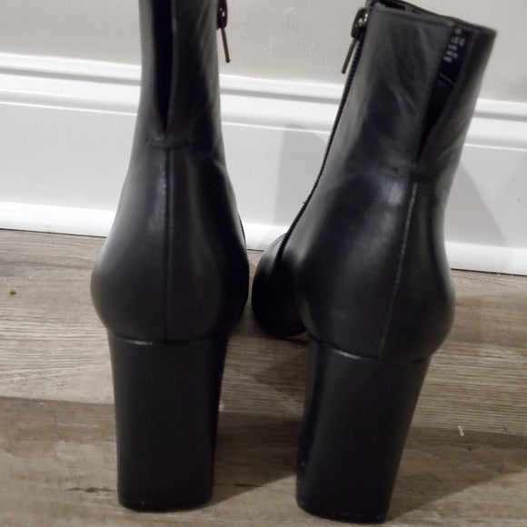 Vince Camuto Cammen Pointed Bootie SZ 10