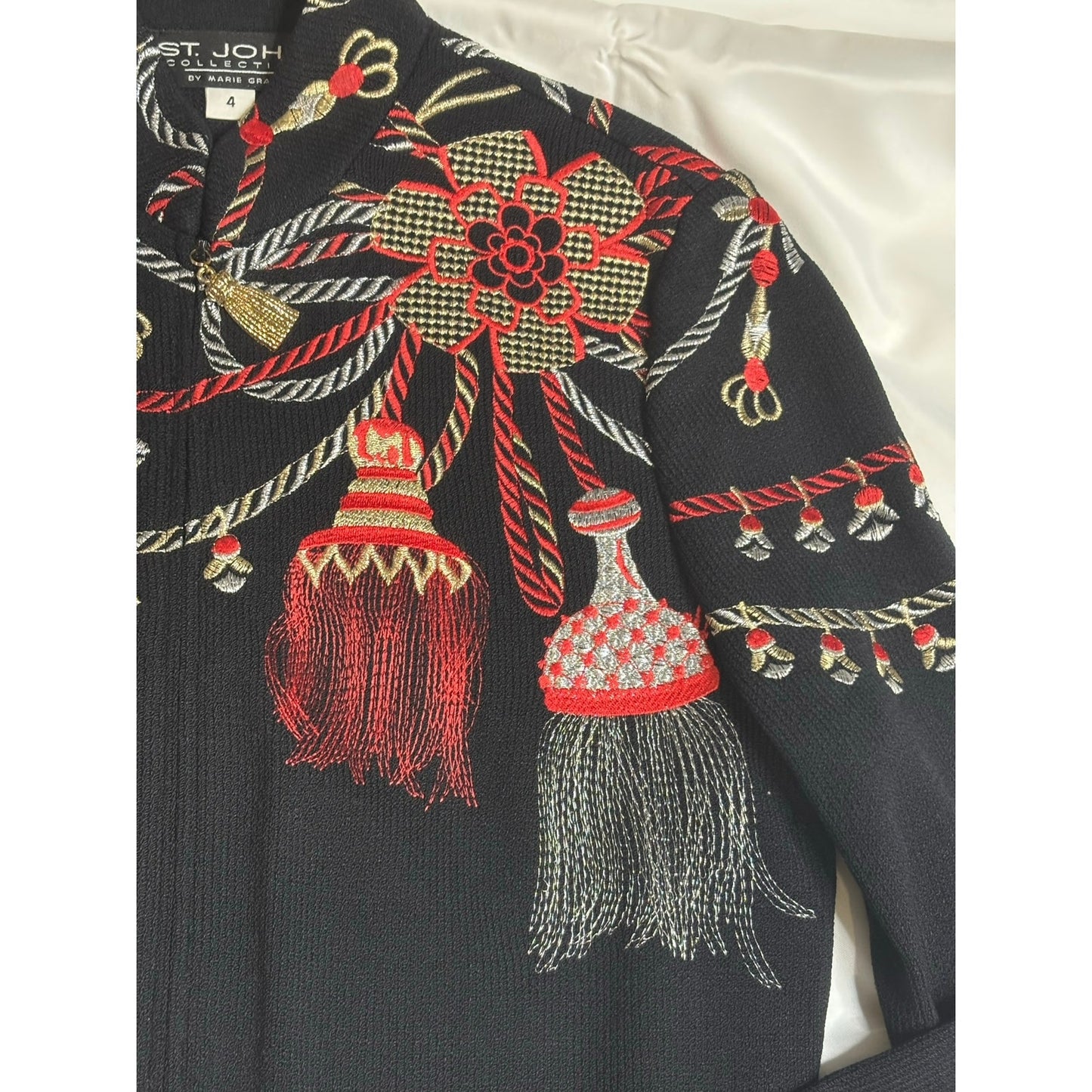 St. John Collection by Marie Gray Black Embroidered Knit Sweater Top SZ 4