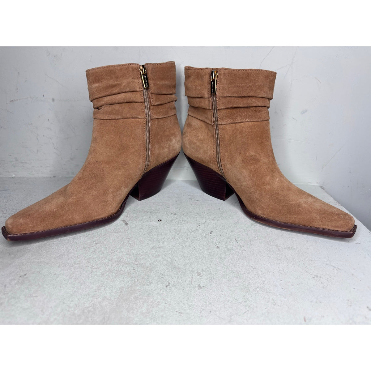 Vince Camuto Nerlinji Bootie SZ 9.5