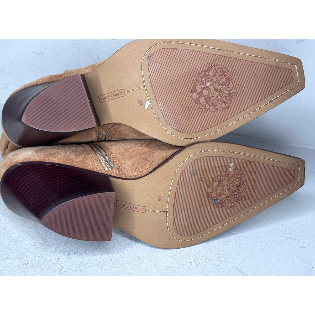 Vince Camuto Nerlinji Bootie SZ 9.5