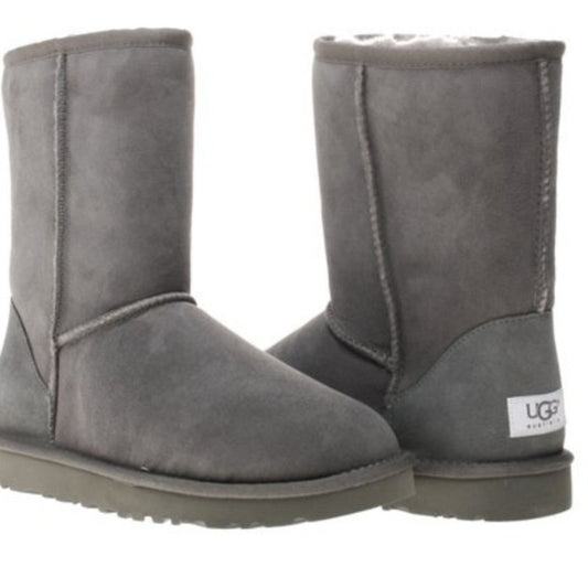 Ugg Classic Short Boots SZ 6