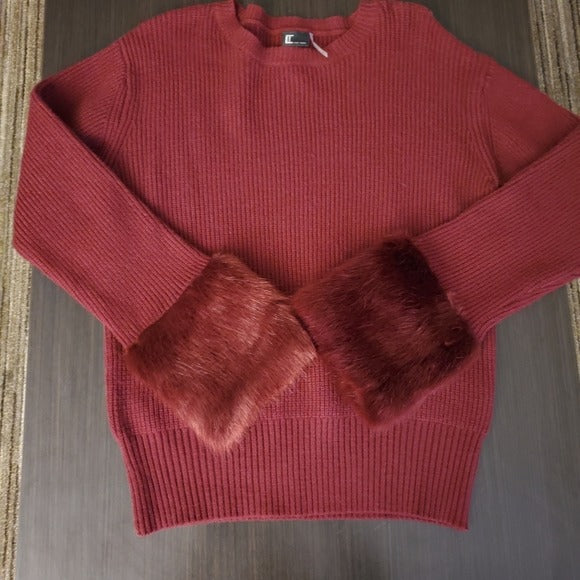 Love Token Women's Faux Fur Cuff Knit Sweater in Wine SZ Small