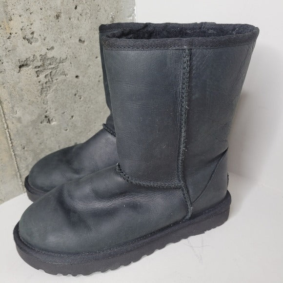 Ugg Classic Short Leather Boots SZ 5